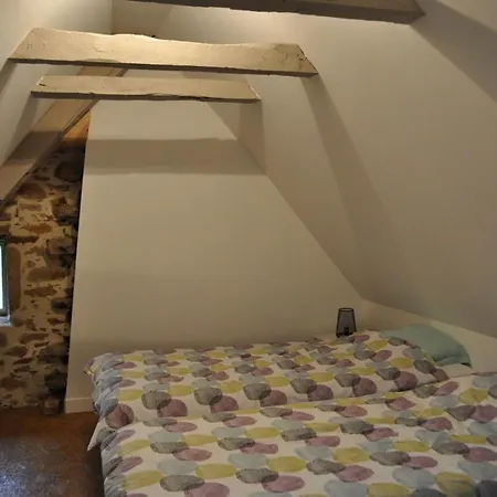 Nuitee Au Pied Du Chateau De Castelnau