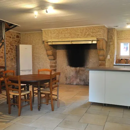 Feriehus Nuitee Au Pied Du Chateau De Castelnau