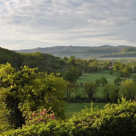 Nuitee Au Pied Du Chateau De Castelnau Feriehus *